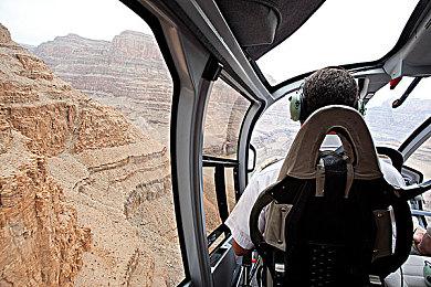 3DM速报：大镖客初代&给她爱4重制或停止，腾讯“掌上Wegame”退市